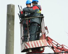 Установка траверс на опорах в городе Краснодаре на улице Российской